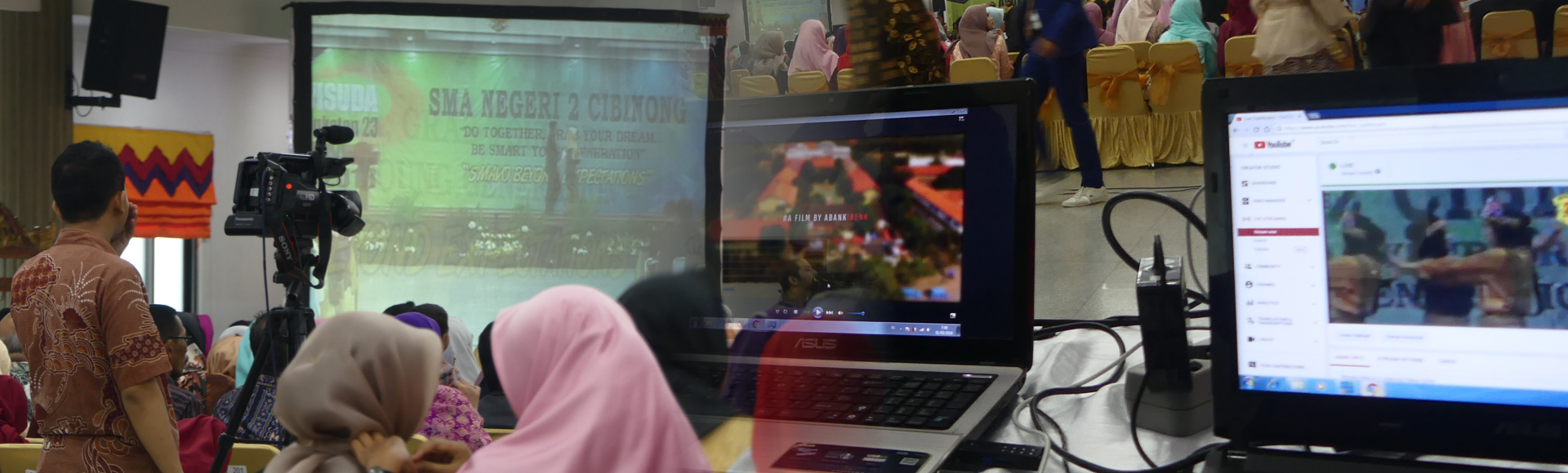 live wisuda